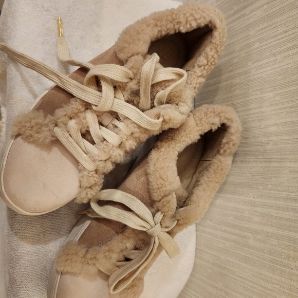 Michael Kors Fur Lined Sneakers 8 - Picture 2 of 6